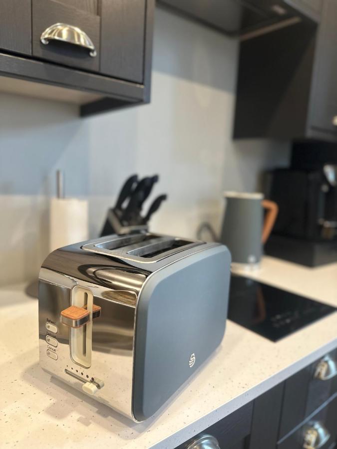 1 West End Boutique Apartment 보우네스온윈더미어 외부 사진