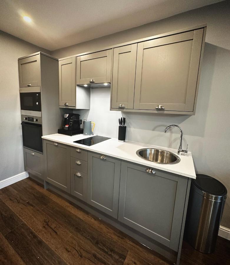 1 West End Boutique Apartment 보우네스온윈더미어 외부 사진